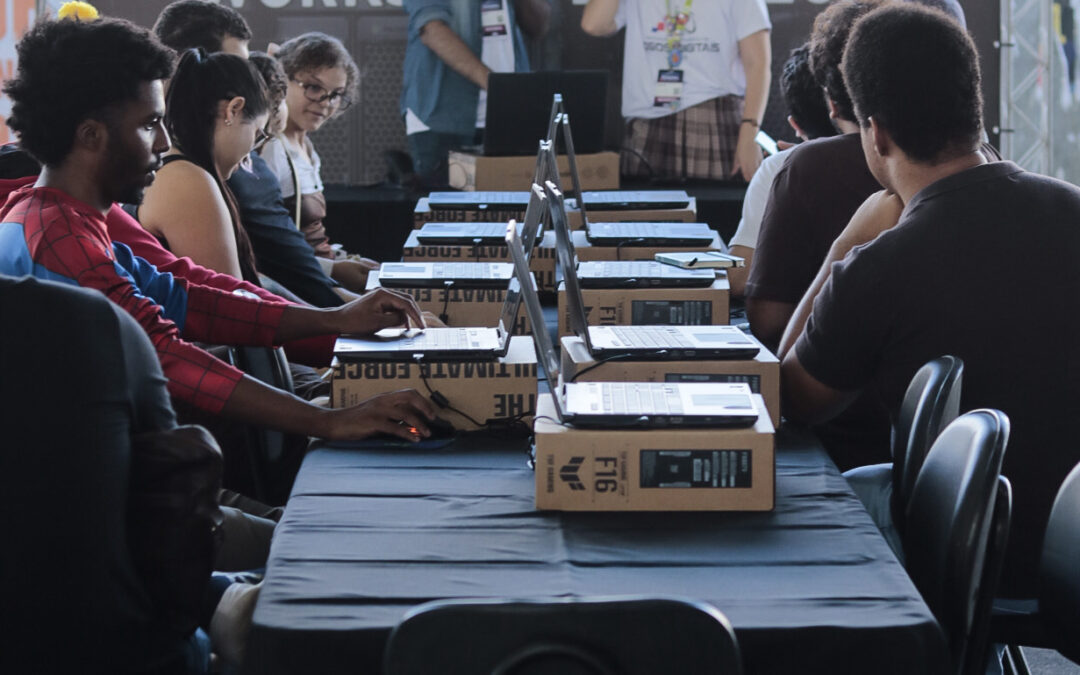 Espaço Game Jam do Gamepólitan: desenvolvedores criam jogos inéditos no festival